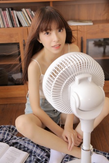 牡丹花下
